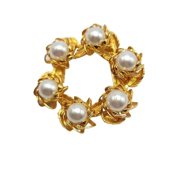 Vintage 1960s Brooch Lapel Pin 3D Laurel Leaf Wreath Faux Pearls Gold Tone Metal - Picture 2 of 4